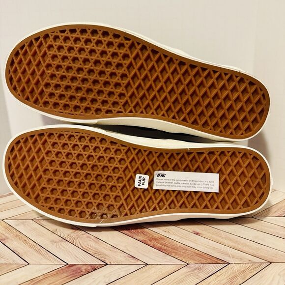 Vans Classic Slip-On Suede Sherpa Kangaroo Brown M 8 W 9.5 Sneakers VN0009Q7BYW - Picture 6 of 7